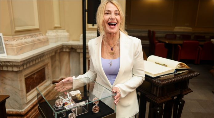 BNR a lansat monede dedicate împlinirii a 50 de ani de la primul 10 obţinut de Nadia Comăneci la Jocurile Olimpice