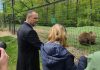 Președintele polonez Karol Nawrocki a vizitat sanctuarul urșilor de la Zărnești și a adoptat simbolic un urs brun