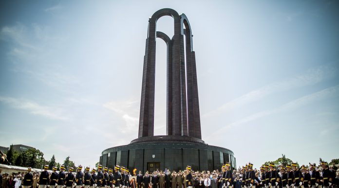 Ziua Eroilor 2026: Programul ceremoniilor militare și religioase organizate în București și în țară pe 21 mai