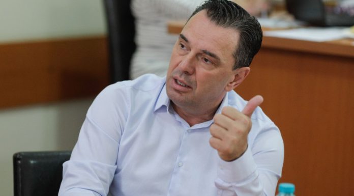 Fostul primar din Cernavodă, condamnat în ianuarie la 4 ani de închisoare, eliberat după o decizie a ÎCCJ. Îşi poate relua funcţia