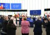 Maia Sandu, în lacrimi, aplaudată în picioare în Parlamentul European. Premiul primit de președintele Moldovei