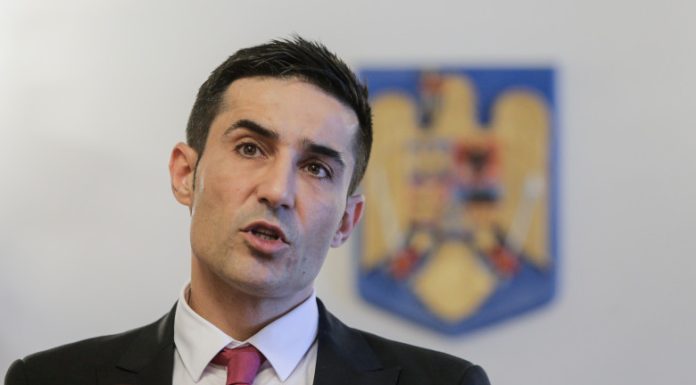 Claudiu Manda: „Moţiunea va trece cu mai multe voturi decât numărul de semnături”. Ce spune despre un eventual Guvern cu AUR