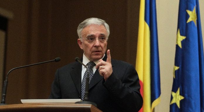 „România nu are nevoie de noi taxe”. Guvernatorul BNR avertizează că reducerile de impozite ar afecta credibilitatea țării
