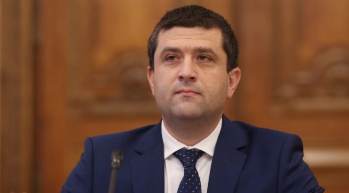 Radu Miruţă: „În fabricile de armament din România au crescut copaci, de bine ce au fost folosiţi banii din înzestrare pentru armată”