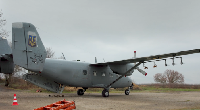 Cum au reușit ucrainenii să doboare sute de drone rusești, cu un vechi An-28 modificat și echipat cu mitraliere și drone interceptoare
