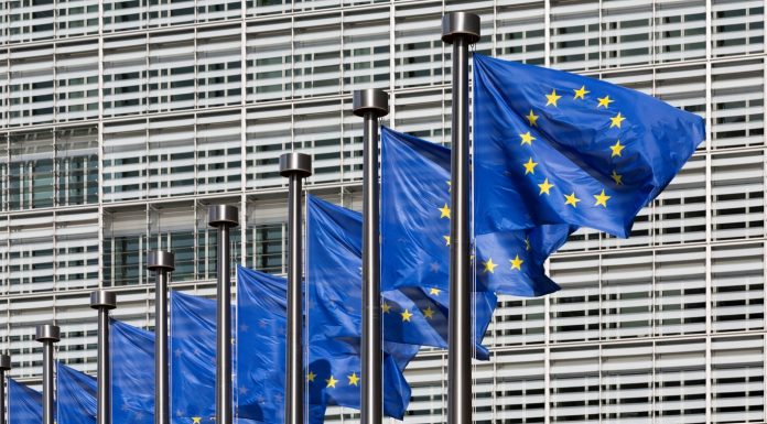 „Nu mai loviți civili”: Tensiuni majore după amenințările Rusiei la adresa Kievului. UE convoacă trimisul Moscovei la Bruxelles