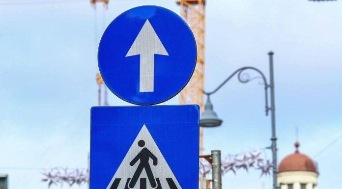 Peste 90 de intersecții și treceri de pietoni din București vor avea semaforizare inteligentă. Anunțul făcut de Primăria Capitalei