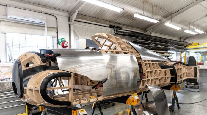 VIDEO&FOTO Mașină sau avion? Auto Union Lucca a fost recreată după poze și documente de când era "cea mai rapidă din lume"