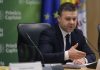 Ciprian Ciucu, întrebat dacă moţiunea de cenzură va trece: Se joacă. Lipsesc între cinci şi zece voturi ca să nu treacă