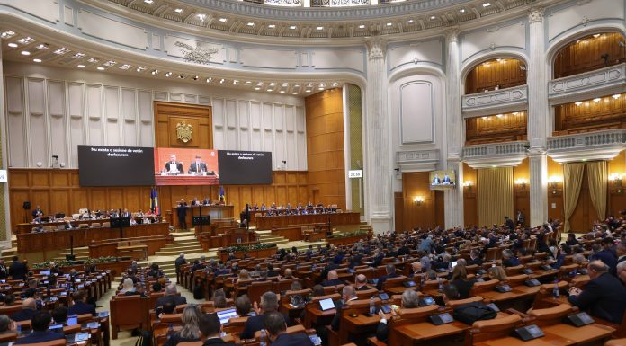 Turbulențe extreme în urma blocajului politic. Trei obiective strategice uriașe. Unde ar putea ajunge cursul euro (analiză)