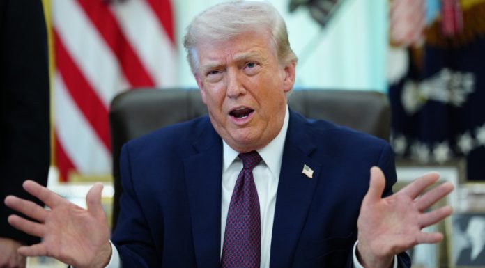 Donald Trump avertizează Iranul cu „vremuri foarte grele” dacă nu se ajunge la un acord: „Ar fi bine să ajungă la o înțelegere”
