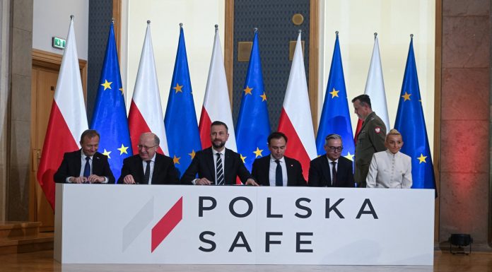 Polonia a semnat un împrumut de apărare de la UE în valoare de 43,7 miliarde de euro, cel mai mare dintre toate statele membre