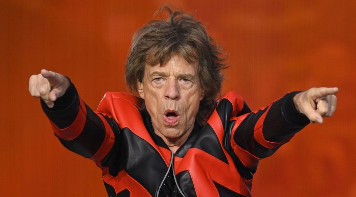 O petrecere la care participa starul Mick Jagger a fost oprită de poliția italiană din cauza unei reguli neobișnuite