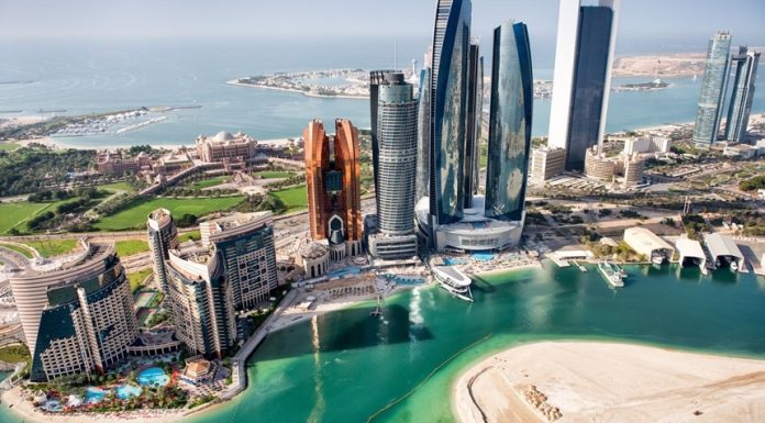 Abu Dhabi îşi accelerează investiţiile în turism în pofida războiului cu Iranul