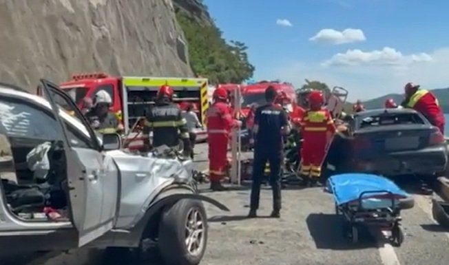 Polițistul care a provocat accidentul mortal de pe Defileul Dunării era băut la volan. Și șoferul pe care l-a lovit a decedat