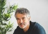 Psihologul Adrian Marcu: Pot să abordez copilul sau tânărul fără a-l chestiona. Putem spune: te rog, când simţi, haide să vorbim! Nu impun să comunice cu mine, îi spun că îl aştept şi că îmi doresc să stăm de vorbă şi îl asigur de protecţie, de înţelegere