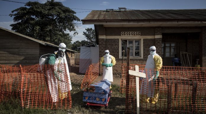 Focarul de Ebola se răspândește rapid în Congo. Zeci de decese și sute de cazuri raportate