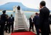 "Nimic din China nu este permis în avion”. Echipa lui Trump a aruncat telefoanele, ecusoanele şi cadourile primite de la chinezi înainte de îmbarcarea în Air Force One