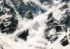 Avalanşă pe Valea Coştilei din Bucegi. Cel puțin o persoană este prinsă sub zăpadă, anunţă Salvamont