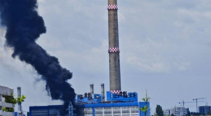 Incendiu la CET Vest, în Sectorul 6 al Capitalei: arde un transformator, sunt mari degajări de fum negru