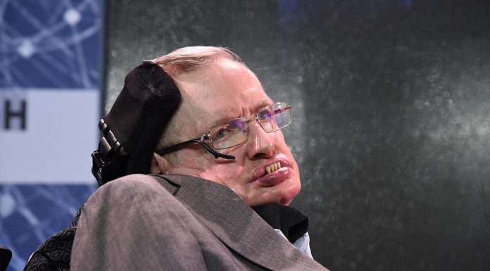 Jurnale secrete scrise de tatăl lui Stephen Hawking dezvăluie ce credea despre fiul său: „Nu îmi face plăcere compania lui”