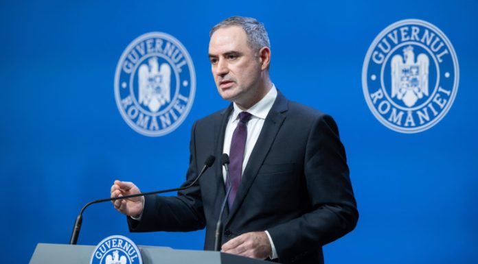 Apelul ministrului de Finanțe înaintea moțiunii de cenzură PSD-AUR: „România nu își permite pași înapoi”