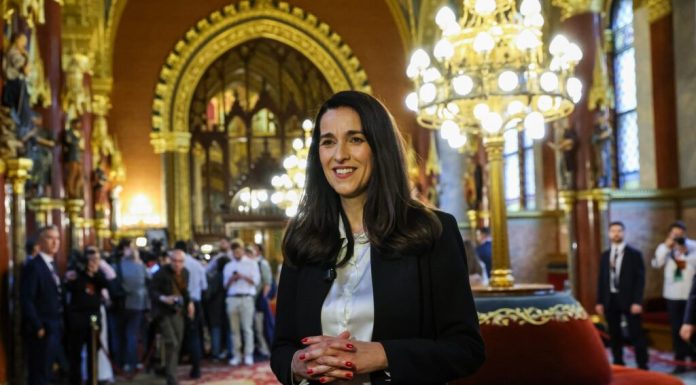 Noul șef al diplomației maghiare: Ungaria nu va mai folosi dreptul de veto în UE pentru șantaj politic