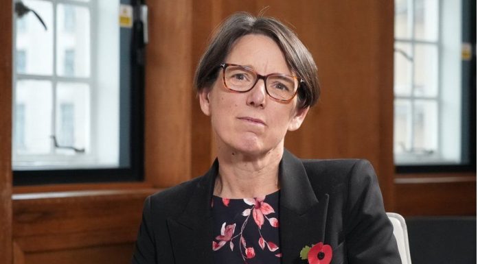Aproape jumătate de milion de ruşi au murit în războiul din Ucraina, afirmă şefa serviciilor secrete britanice. Ea a vorbit despre ameninţarea rusă, dar şi a computerelor cuantice