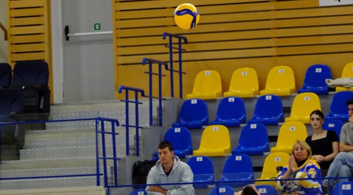 Volei masculin: Arcada Galaţi – Dinamo Bucureşti, scor 3-2, în meciul 3 al finalei Diviziei A