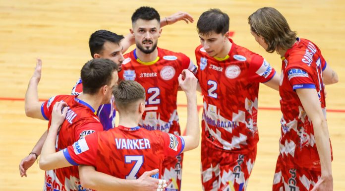 Meci cu trofeul pe masă în finala Diviziei A1 la volei masculin. Arcada, aproape de al șaselea său titlu național din istorie