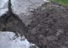 ”Dezastru, dezastru. Suntem în pericol”. Pământul a luat-o la vale într-o comună din județul Vaslui