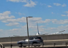 SUA: Un avion Boeing 767 a lovit un camion şi un stâlp de iluminat înainte de aterizarea pe aeroportul Newark / Şoferul camionului a fost rănit – VIDEO