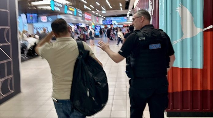Londra – Bacău, un drum mult prea scump pentru un român prins la furat