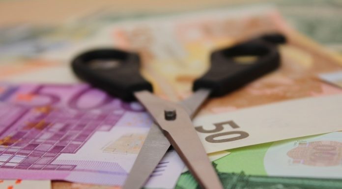 GRAFICE BCR: Leul este în continuare supraevaluat, inclusiv după deprecierea recentă. BNR a arătat mai multă flexibilitate decât de obicei