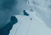 Everest: Un sezon al recordurilor. Peste 950 de alpinişti au ajuns pe acoperişul lumii