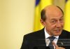 Traian Băsescu: Două partide care îşi spun ”mari partide”, nu ştiu cum să se mai lepede de responsabilitatea redresării ţării pe care au îngenuncheat-o / Nici măcar nu vor să desemneze un nou premier / Dacă nu este guvern, România este în mare dificultate