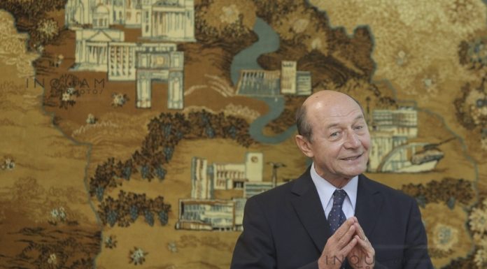 Fostul preşedinte Traian Băsescu a primit cetăţenia Republicii Moldova. Mesaj către Maia Sandu: Vă asigur că rămân devotat cauzei integrării Republicii Moldova în UE şi în egală măsură cauzei reunificării ţării şi a poporului român