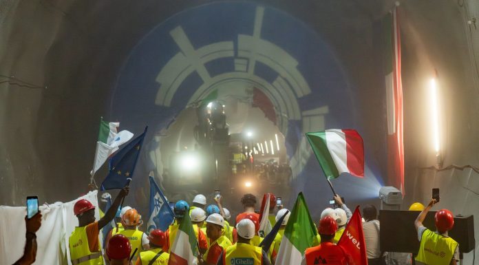 VIDEO Cel mai lung tunel din lume, care unește Italia și Austria sub Alpi, a ajuns cu lucrările la Tirol după o conectare istorică