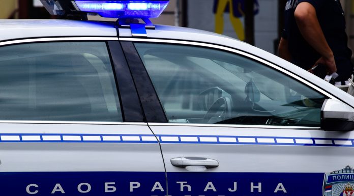 Un șofer a intrat cu mașina în protestatari, la Belgrad. A fost arestat pentru „tentativă de omor calificat”