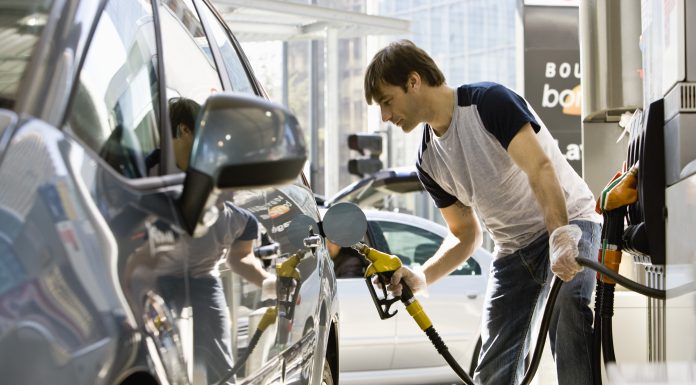 Consiliul Concurenței vede carburanții din România ”substanțiali mai ieftini” decât în Uniunea Europa. ”Și asta, de ce?”