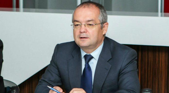 Emil Boc nu exclude varianta alegerilor anticipate