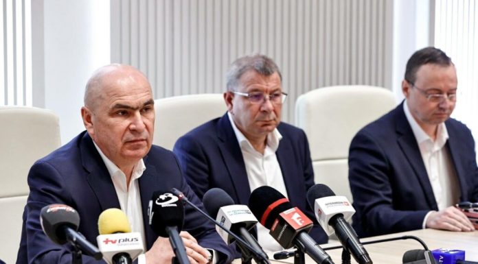 Bolojan: Primul contract finanțat din SAFE, semnat la Suceava pentru A7