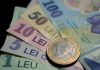 Cursul valutar a urcat la un nou maxim istoric, pe fondul crizei politice. Consultant fiscal: „Este posibil să vedem euro și la 6 lei”