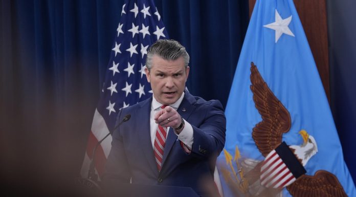 Pete Hegseth spune că „armistițiul dintre SUA și Iran e încă în vigoare”. „Iranul nu controlează Strâmtoarea Ormuz”