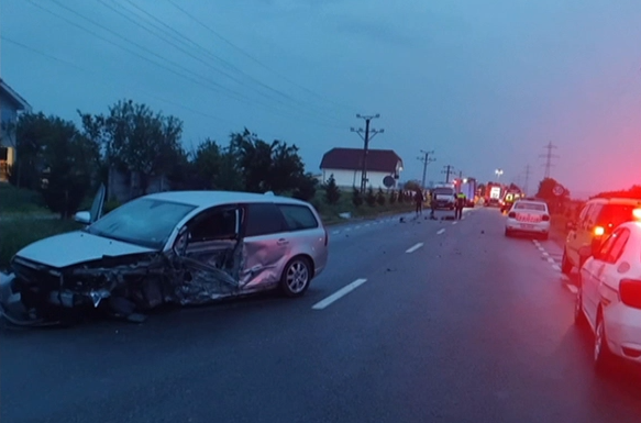 Accident pe DN 66, în Gorj: un șofer a murit, altul este grav rănit, după ce un TIR și un autoturism s-au ciocnit