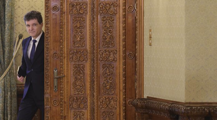 Ce cred românii despre medierea lui Nicusor Dan în criza politică: jumătate cred că a vrut să diminueze neînțelegerile (sondaj INSCOP)