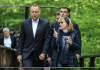 Președintele Poloniei a adoptat un urs în timpul vizitei în România pentru Summitul B9. „Faceți cunoștință cu Batyr”