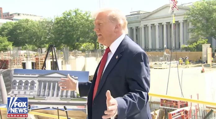 Din șantierul noii săli de bal, Trump anunță că ieri era să atace Iranul: „Mai aveam o oră”. Ce vrea să facă cu Cuba