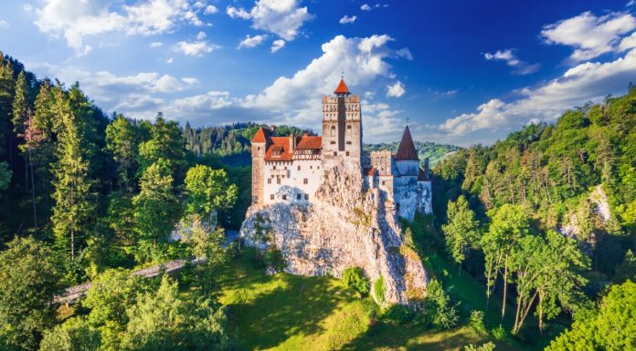 „Castelul Bran rămâne în proprietatea familiei Habsburg”. Ce rol are, de fapt, afaceristul care gestionează moștenirea lui Elvis Presley