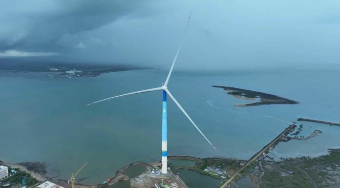 Chinezii construiesc cea mai mare turbină eoliană plutitoare din lume, instalată în ape adânci